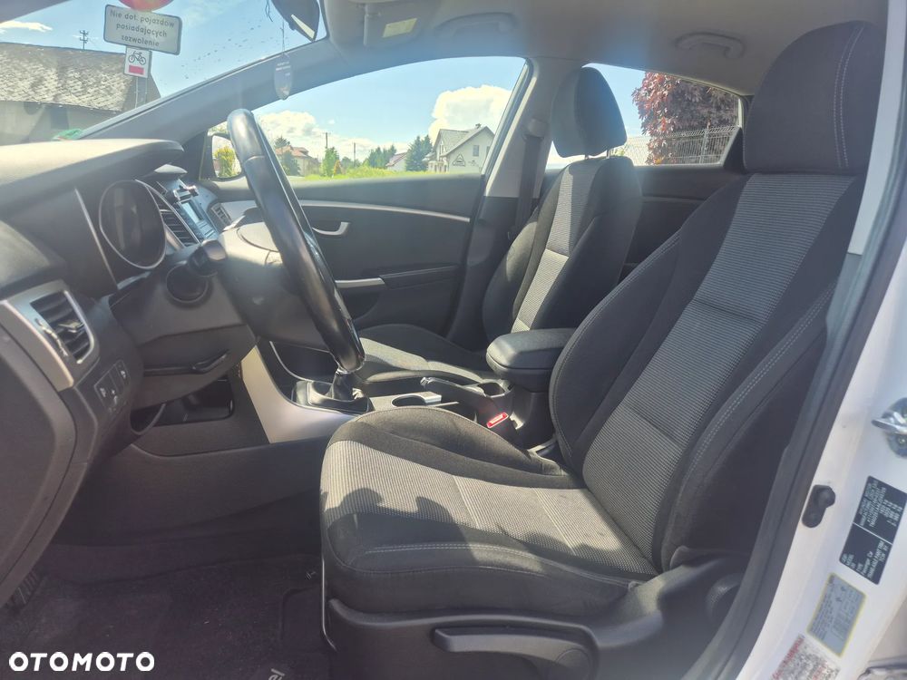 Hyundai i30 1.4 Trend - 12