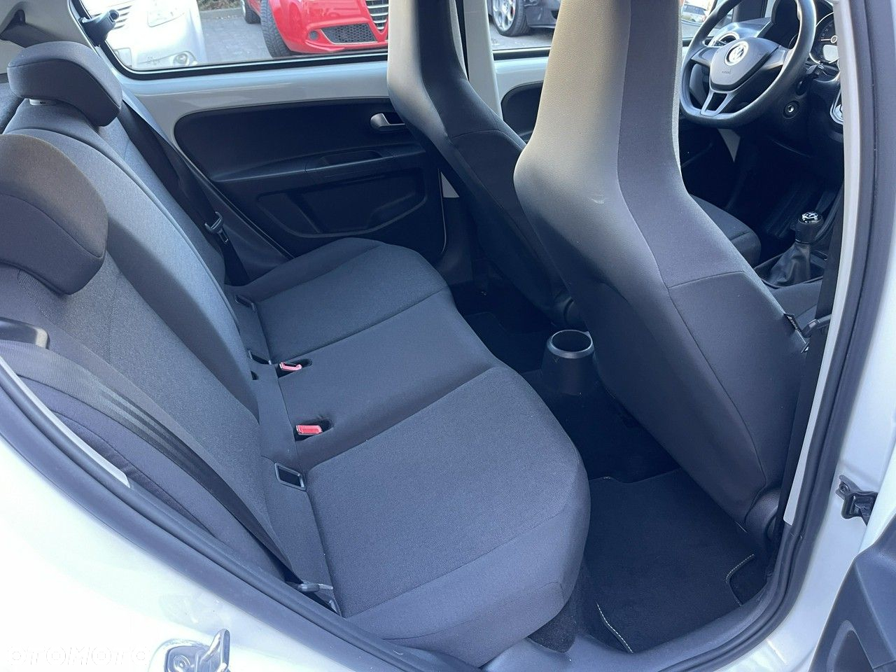 Volkswagen up! - 25