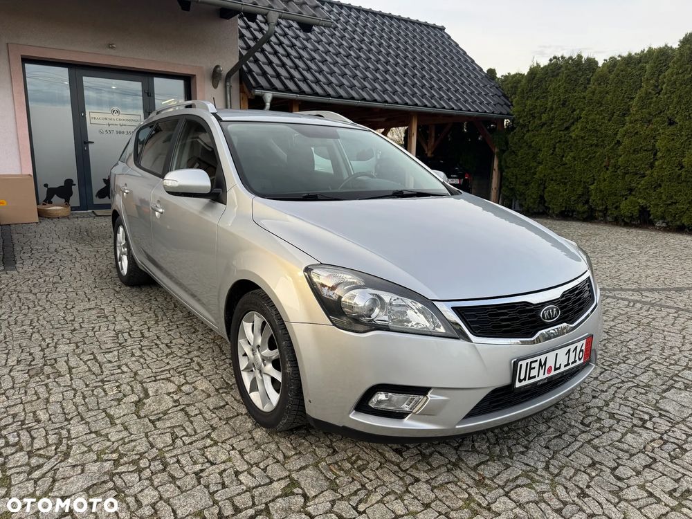 Kia Ceed 1.6 CVVT SW Dream-Team Edition - 3