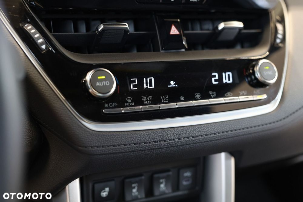 Toyota Corolla Cross - 18