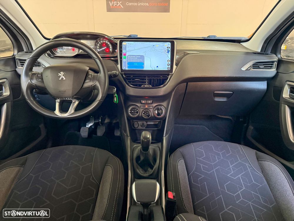 Peugeot 2008 1.2 PureTech Allure - 4