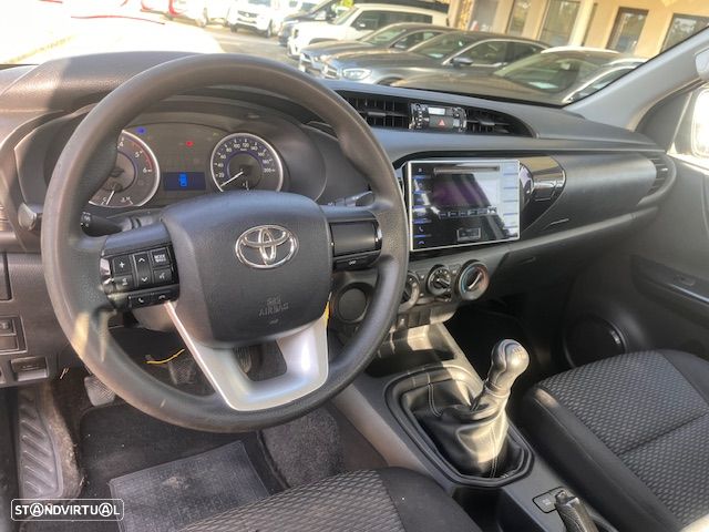 Toyota HILUX DUPLA 150cv COM AC - 8