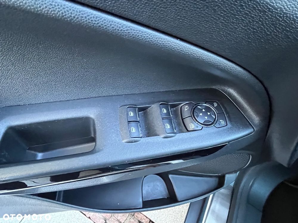 Ford EcoSport 1.0 EcoBoost TITANIUM X - 17