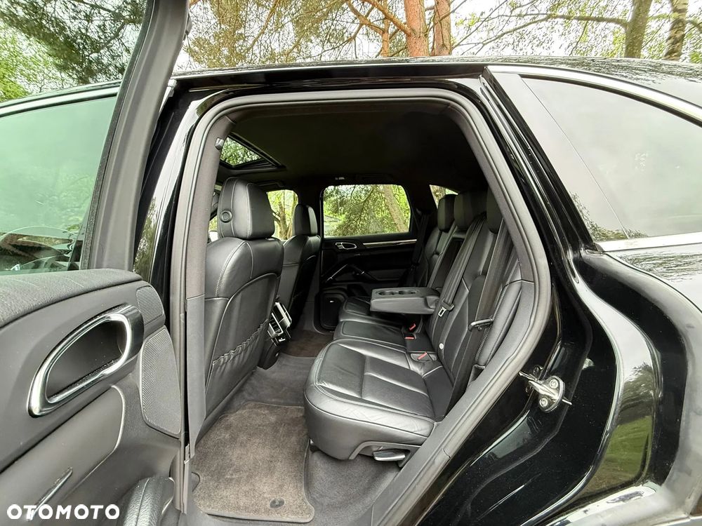 Porsche Cayenne - 23