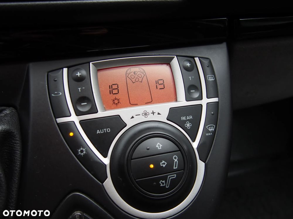 Citroën C8 2.0 HDi Exclusive - 21