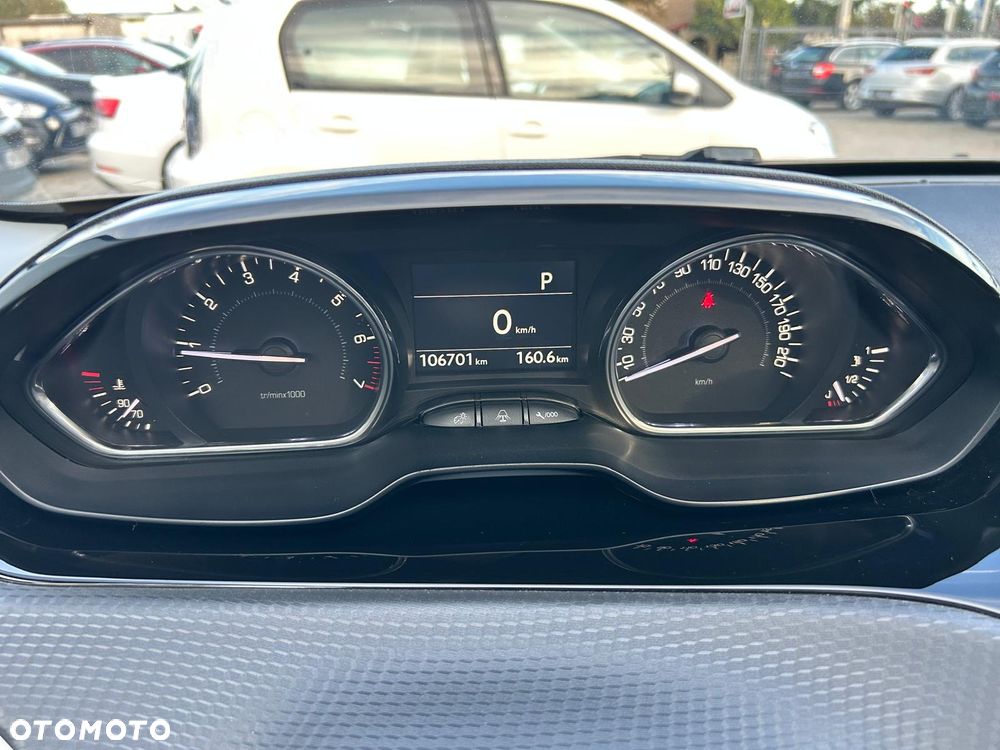 Peugeot 2008 1.2 Pure Tech GPF Allure S&S EAT6 - 30
