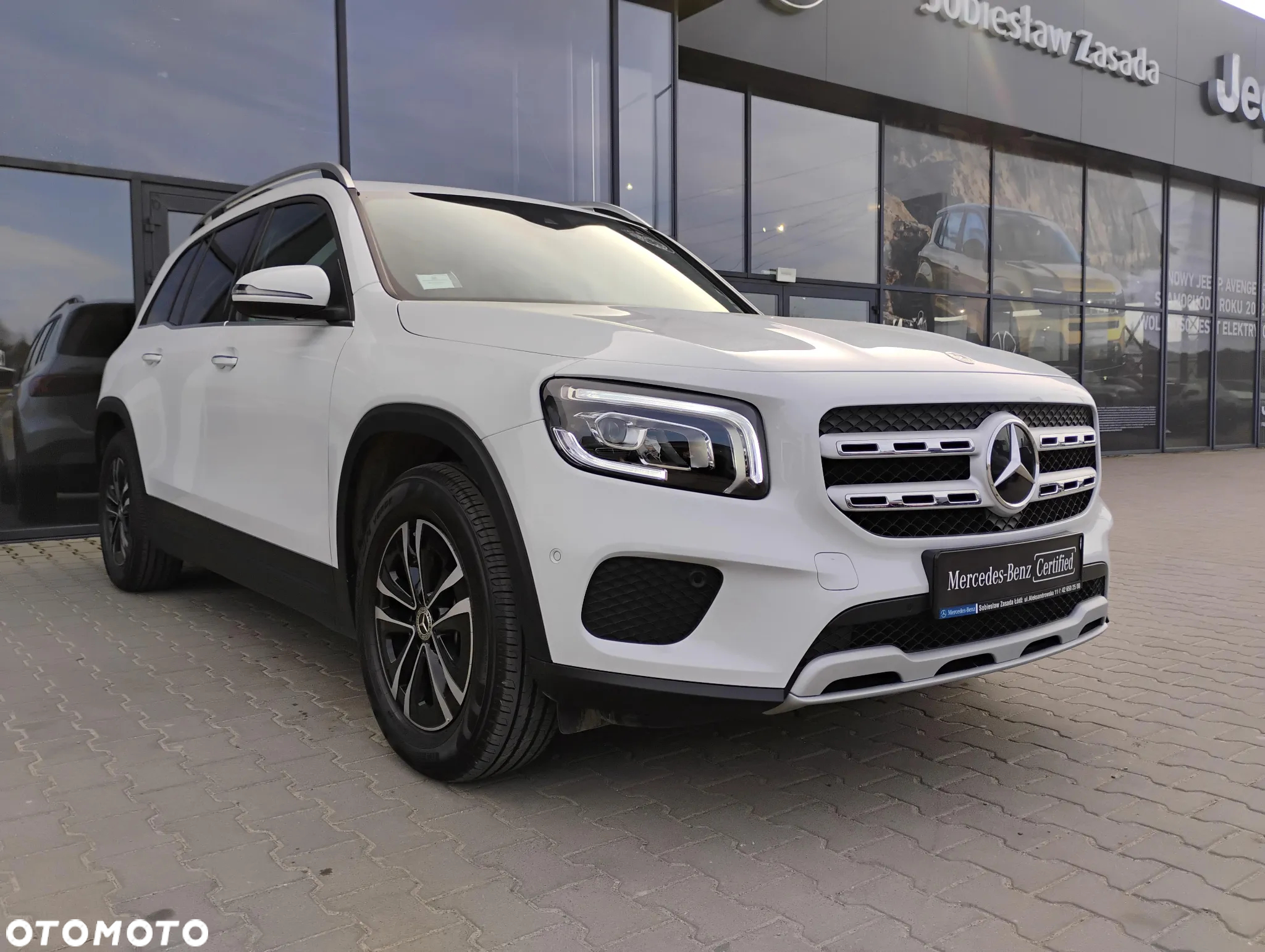 Mercedes-Benz GLB 250 4-Matic Style 8G-DCT - 3