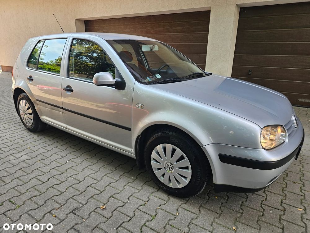 Volkswagen Golf 1.6 Basis - 4