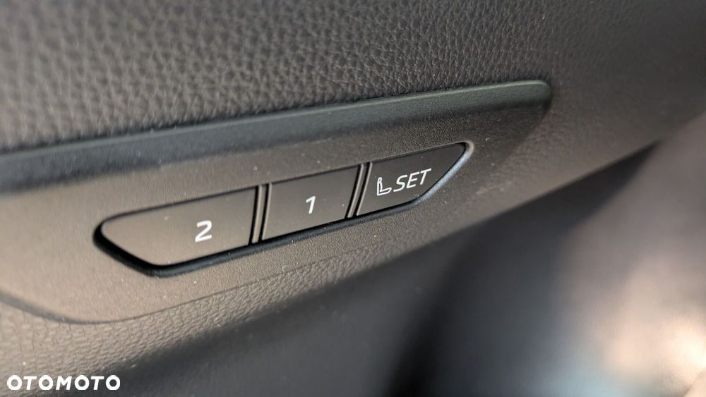 Toyota C-HR 2.0 PHEV Dynamic Force Executive - 18