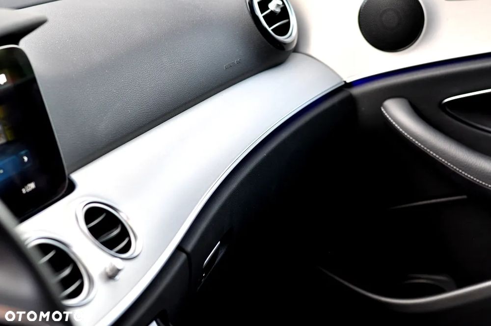 Mercedes-Benz Klasa E 220 d 9G-TRONIC - 25