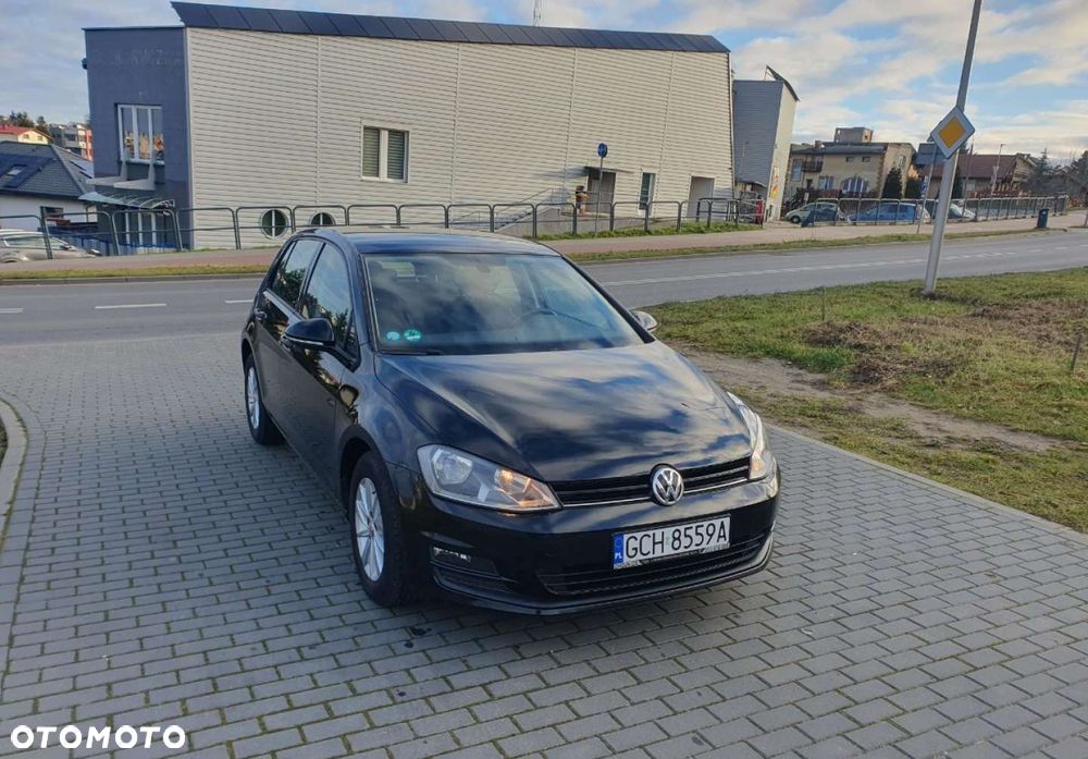 Volkswagen Golf - 1
