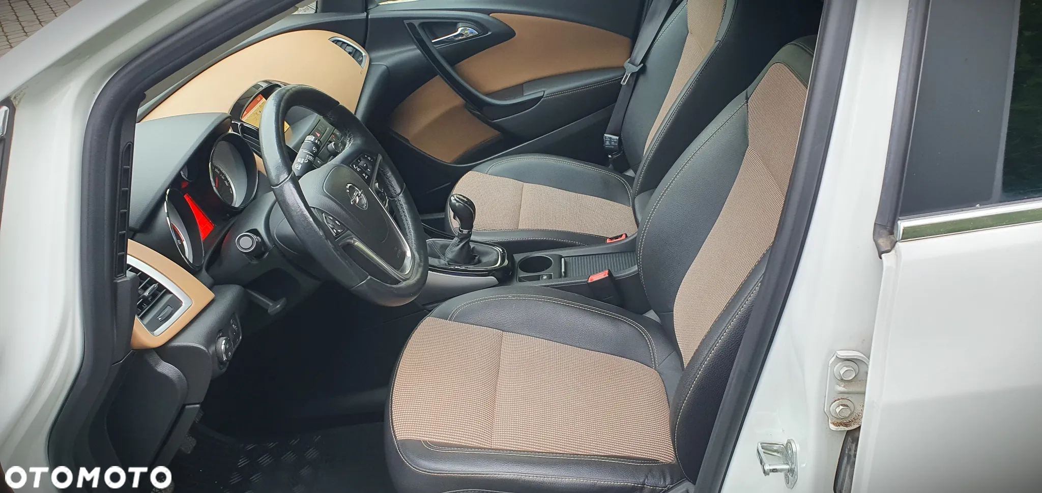 Opel Astra 2.0 CDTI Exklusiv - 6