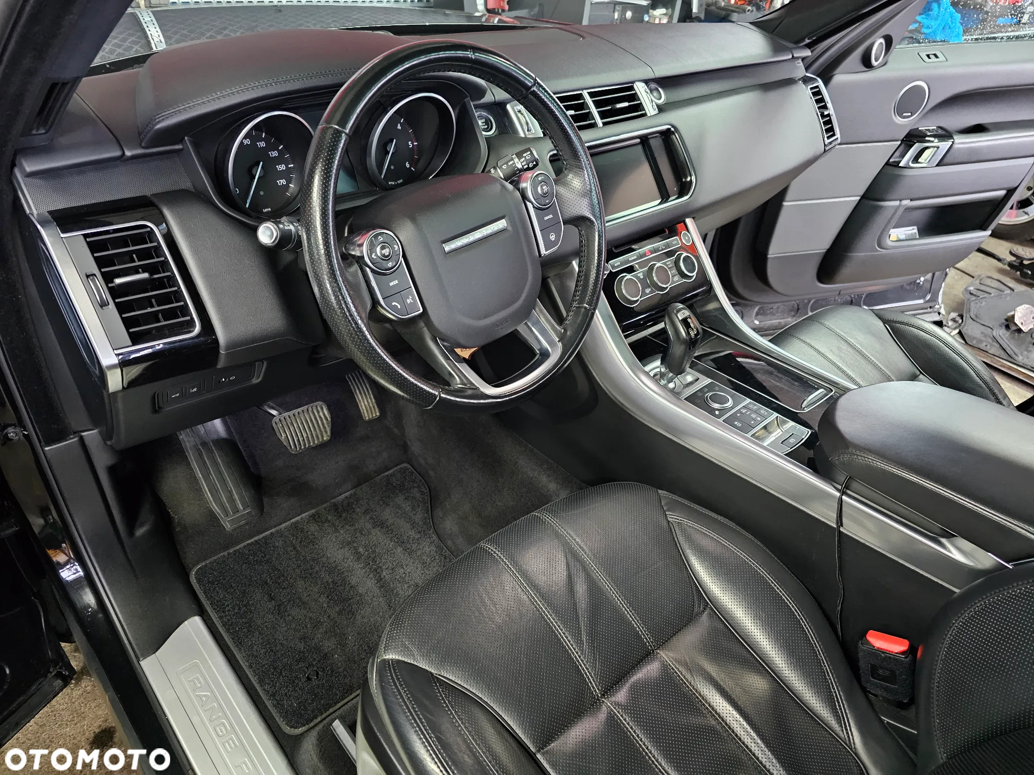 Land Rover Range Rover Sport D300 (SDV6) Autobiography Dynamic - 8