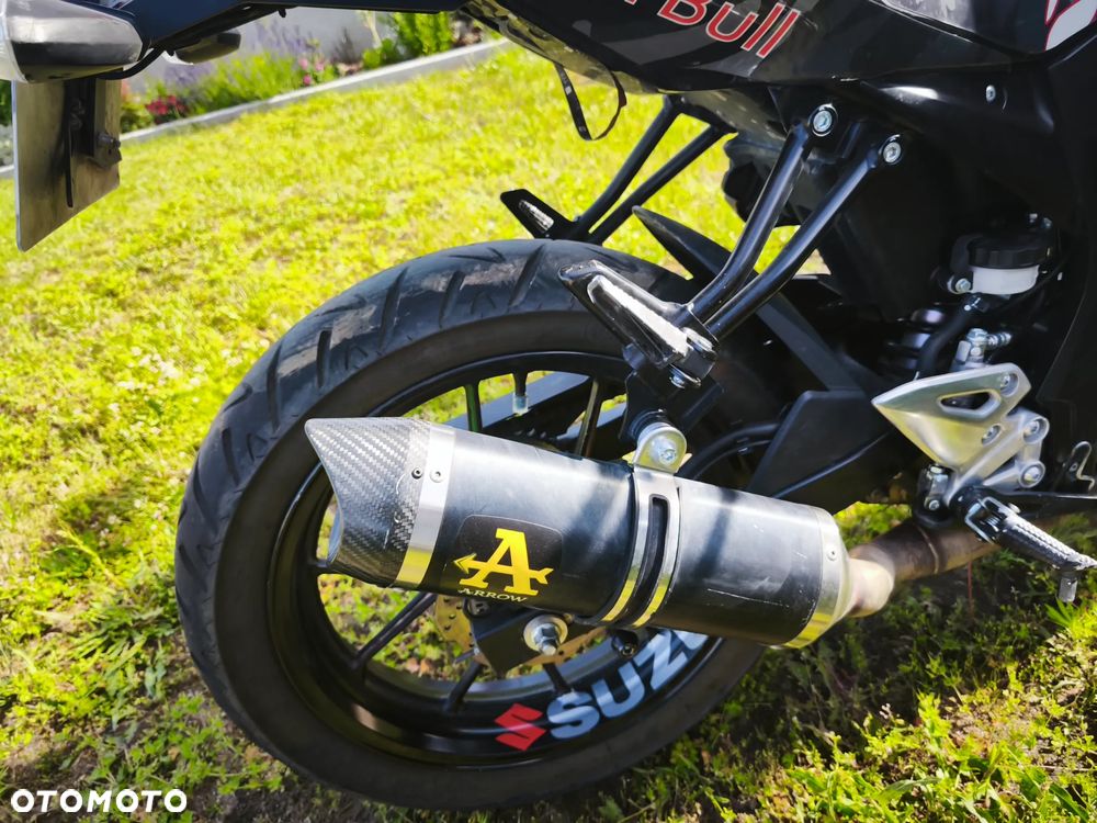 Suzuki GSX - 8