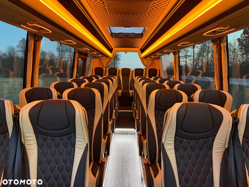 Mercedes-Benz Sprinter 519 - 32