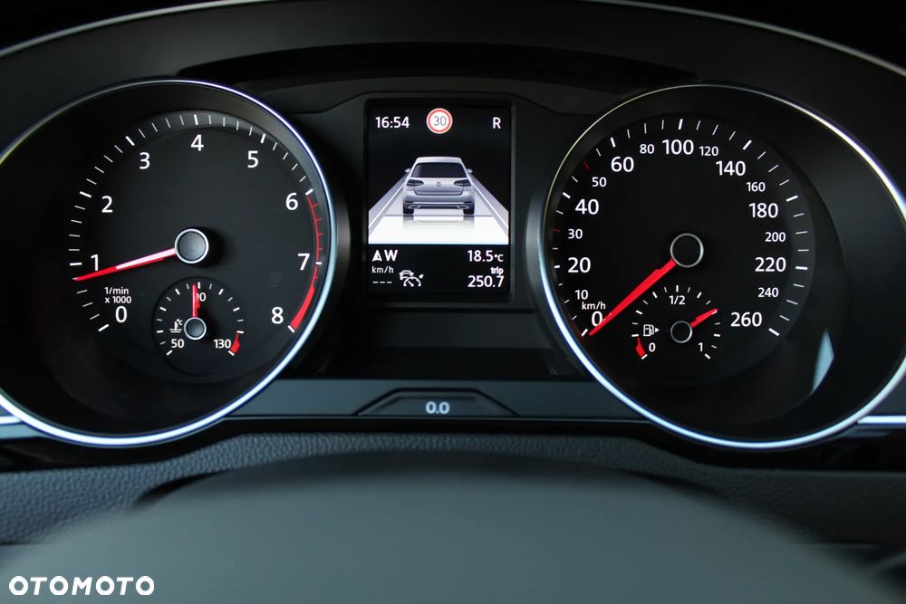 Volkswagen Passat 2.0 TSI Business DSG - 33