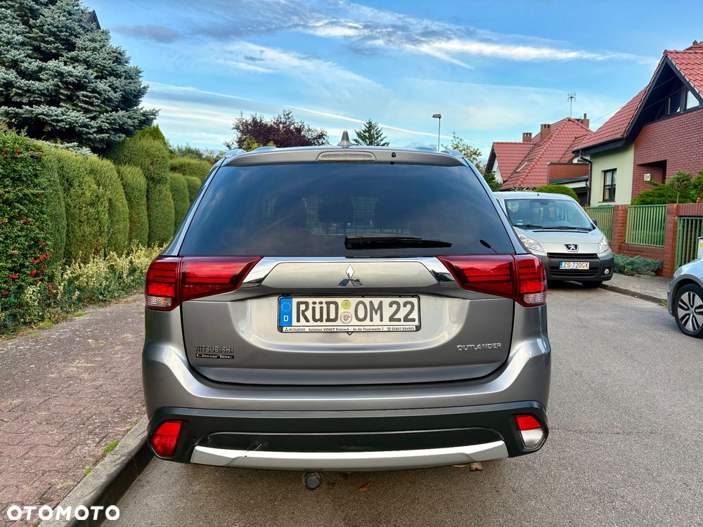 Mitsubishi Outlander 2.0 Invite + 2WD - 6