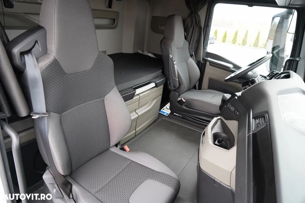 MAN TGX 26.520 / 6x2 / 9.3 M CORTINĂ / ACOPERIȘ RIDICABIL / AXĂ RIDICABILĂ / DIRECȚIE / NOU - 38
