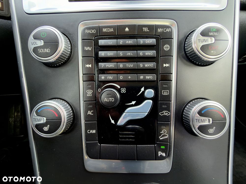 Volvo XC 60 D4 AWD Geartronic Summum - 17