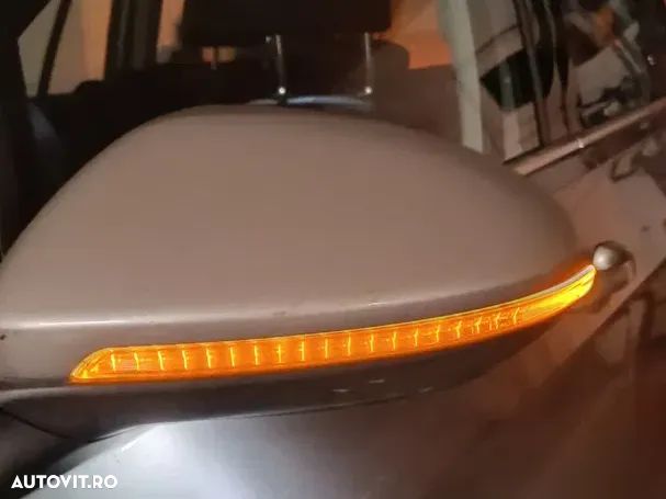 Volkswagen Golf Variant 1.6 TDI DPF Highline - 13