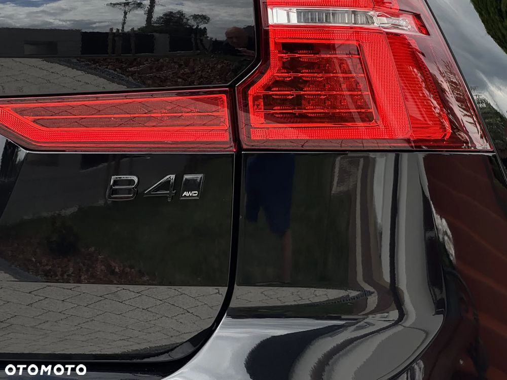 Volvo XC 60 B4 D AWD Plus Dark - 15