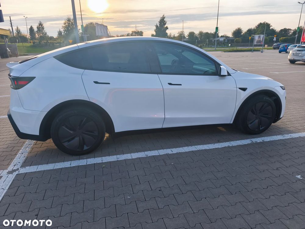 Tesla Model Y Long Range RWD - 8