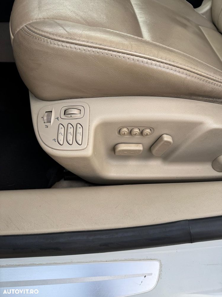 Renault Latitude 2.0 dCi Luxury CVA - 6