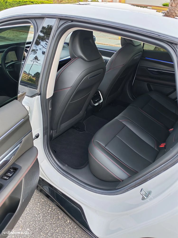 Xpeng P7i 86.2 kWh AWD Performance - 39