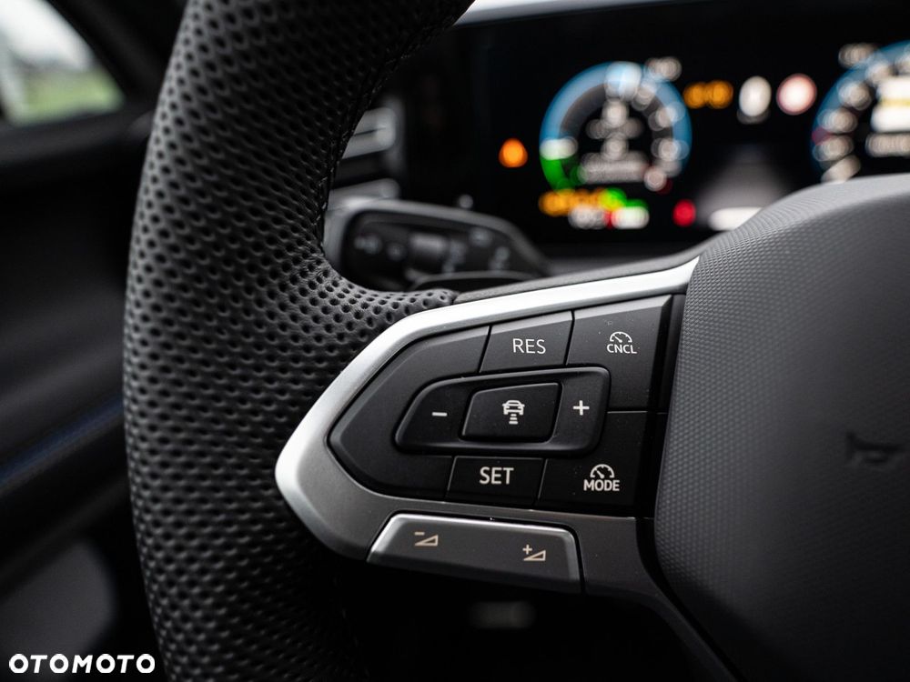 Volkswagen Tiguan - 37