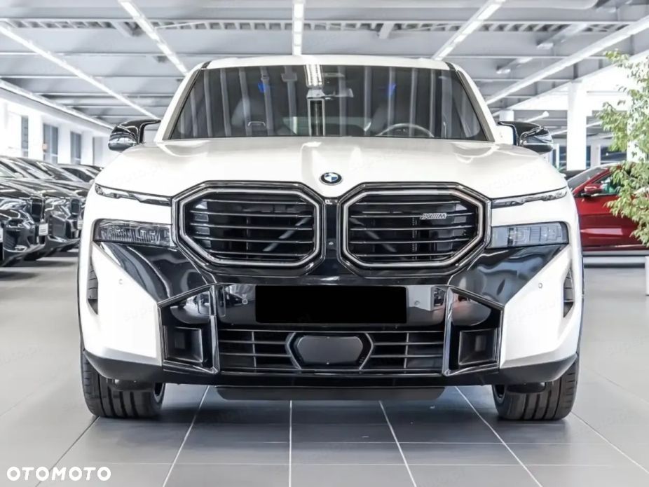 BMW XM - 11