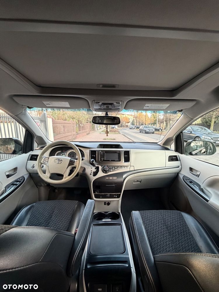 Toyota Sienna 3.5 V6 XLE AWD - 7