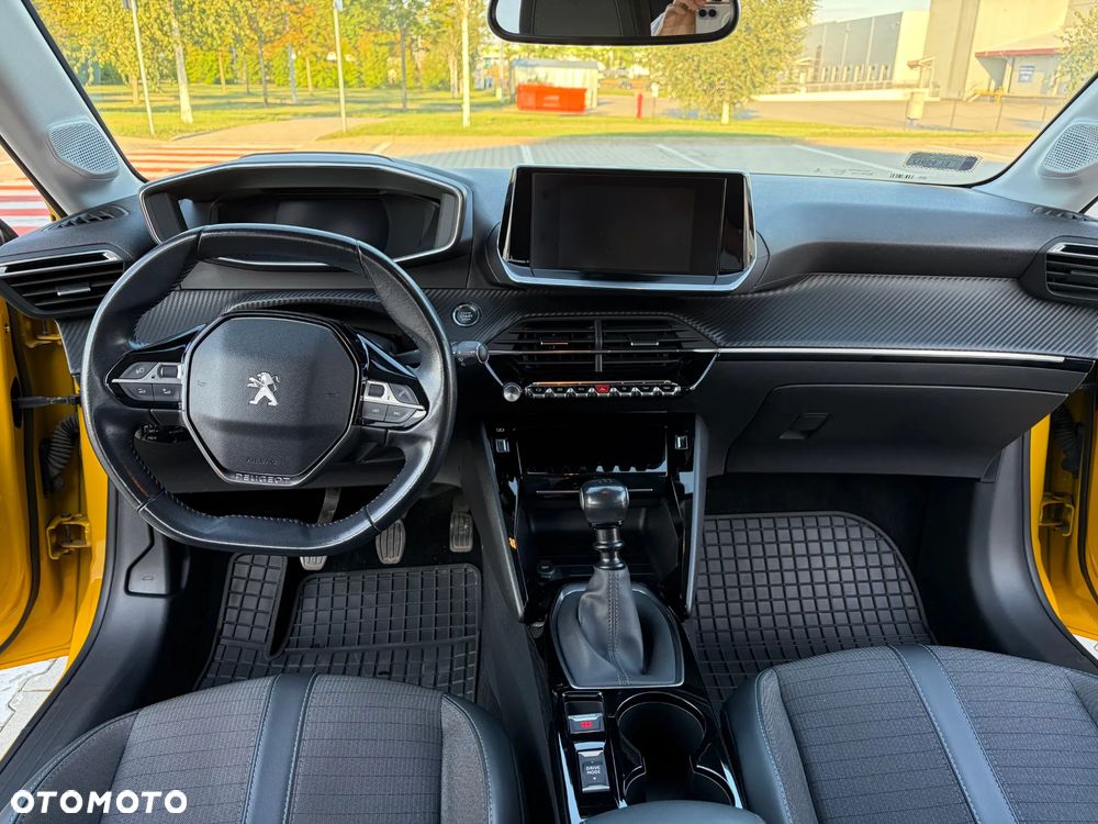 Peugeot 208 - 11