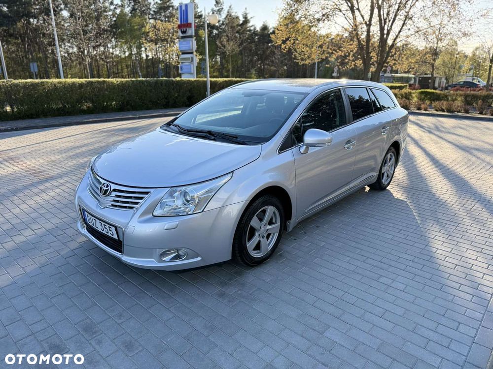 Toyota Avensis - 25