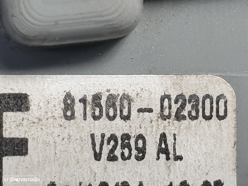 FAROLIM TRASEIRO ESQUERDO TOYOTA COROLLA 2005 -8156002300 - 2