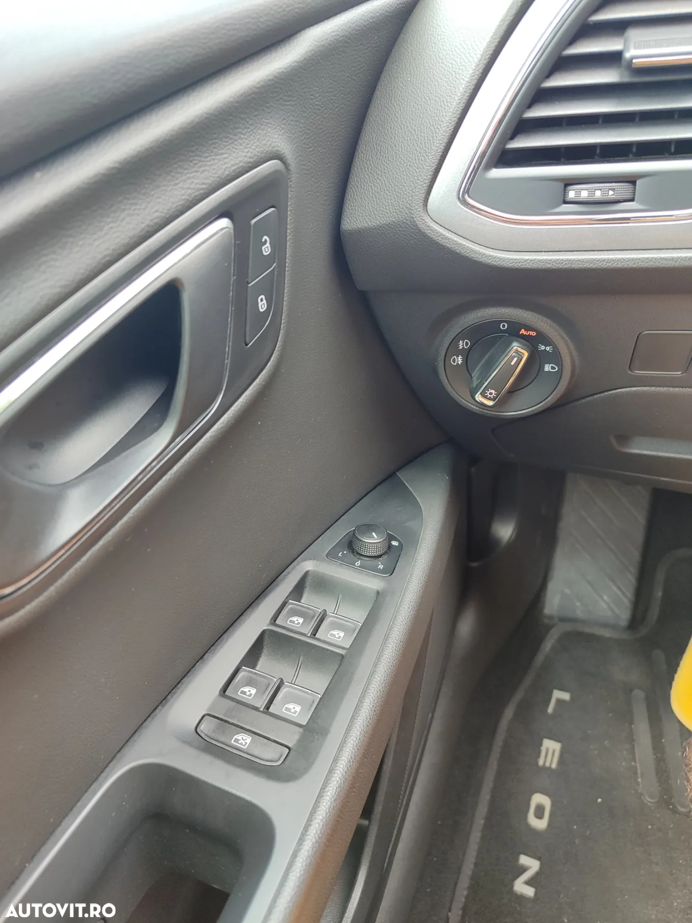 Seat Leon 2.0 TDI DPF Start&Stop DSG FR - 25