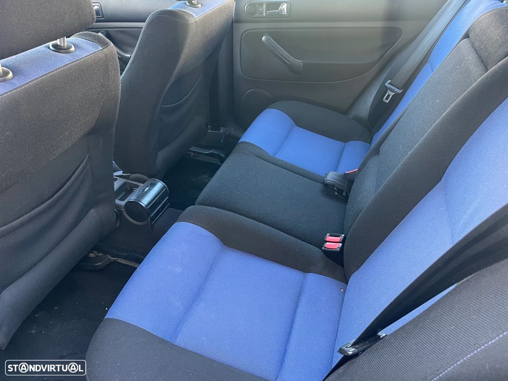 VW Golf 1.9 TDi 25 Anos - 7