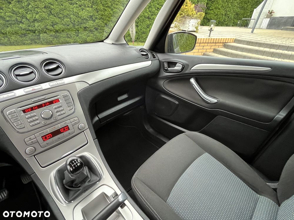 Ford Galaxy 2.0 Champions Edition - 17