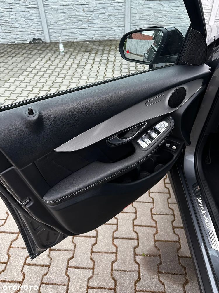 Mercedes-Benz GLC 250 4Matic 9G-TRONIC AMG Line - 14