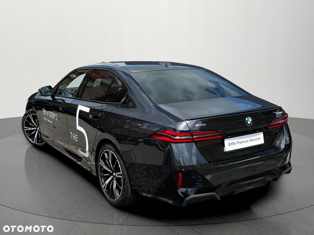 BMW Seria 5 520d xDrive mHEV M Sport - 9
