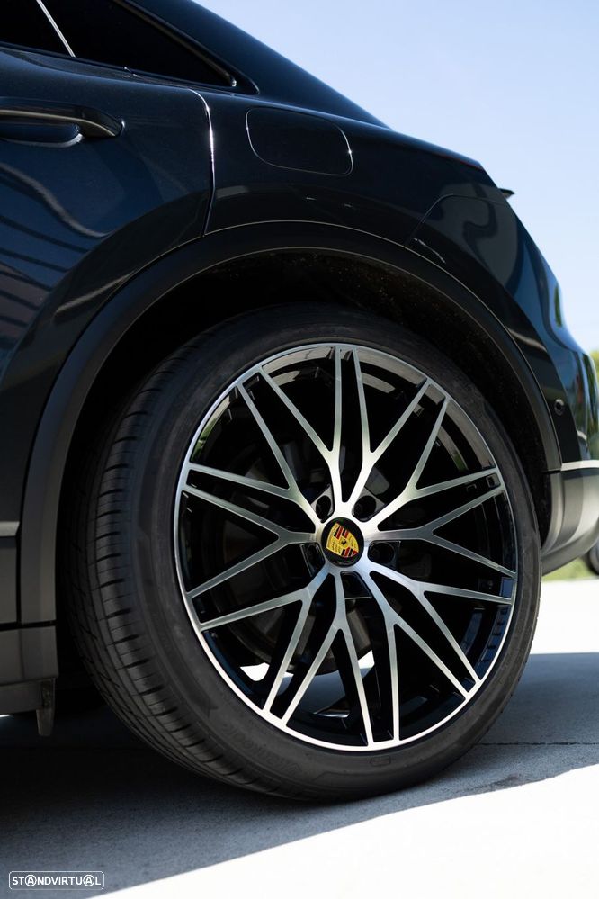 Porsche Macan Electric 4 - 21