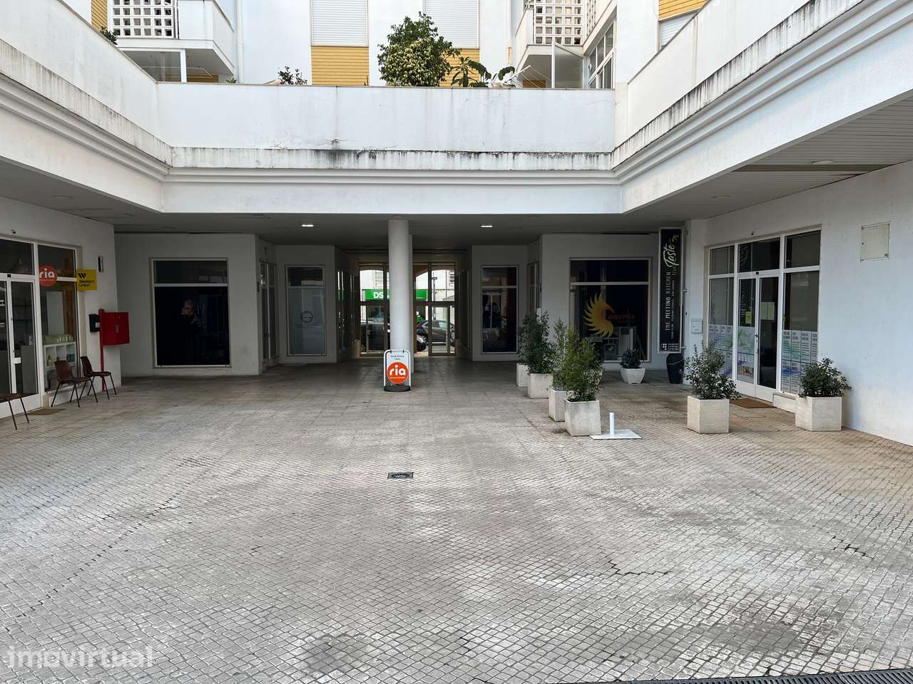 Loja com 184 m2 no Centro de Torres Vedras com Garagem - Grande imagem: 2/11