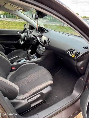 Peugeot 308 - 9