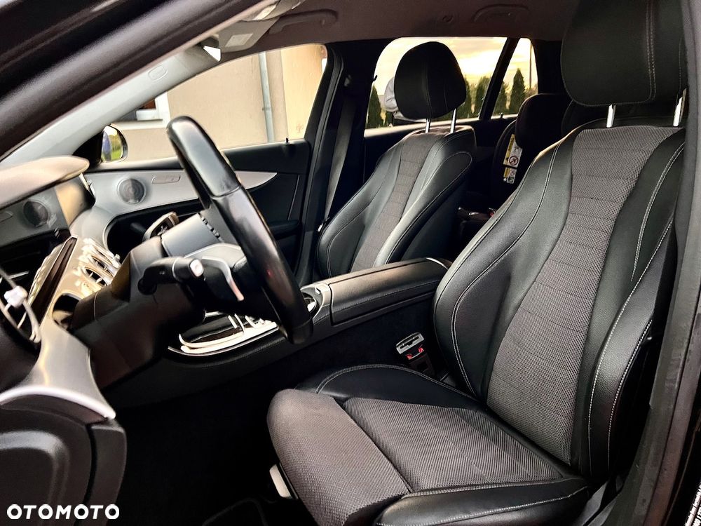 Mercedes-Benz Klasa E 220 d 4Matic 9G-TRONIC Avantgarde - 26