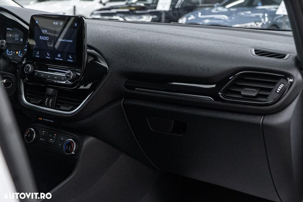 Ford Fiesta 1.1 Trend Connected - 24