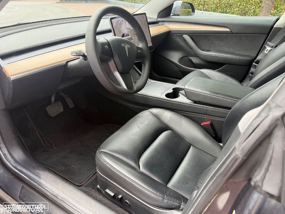 Tesla Model 3 Standard Range Plus RWD - 3