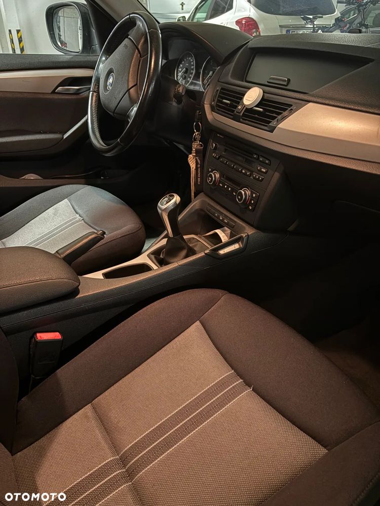 BMW X1 xDrive18d - 13