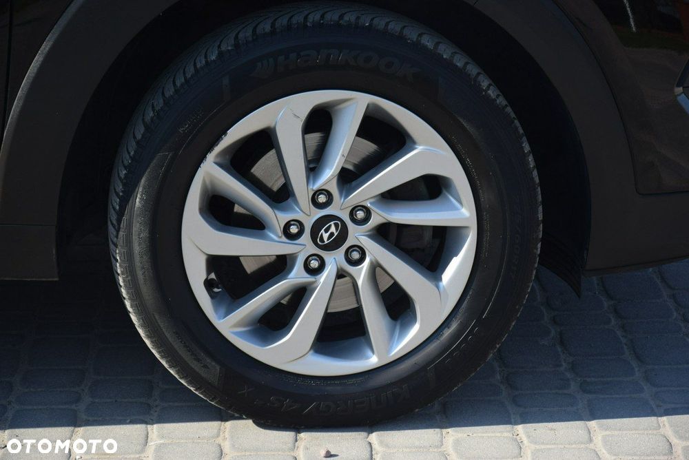 Hyundai Tucson 1.7 CRDI BlueDrive Comfort 2WD - 11