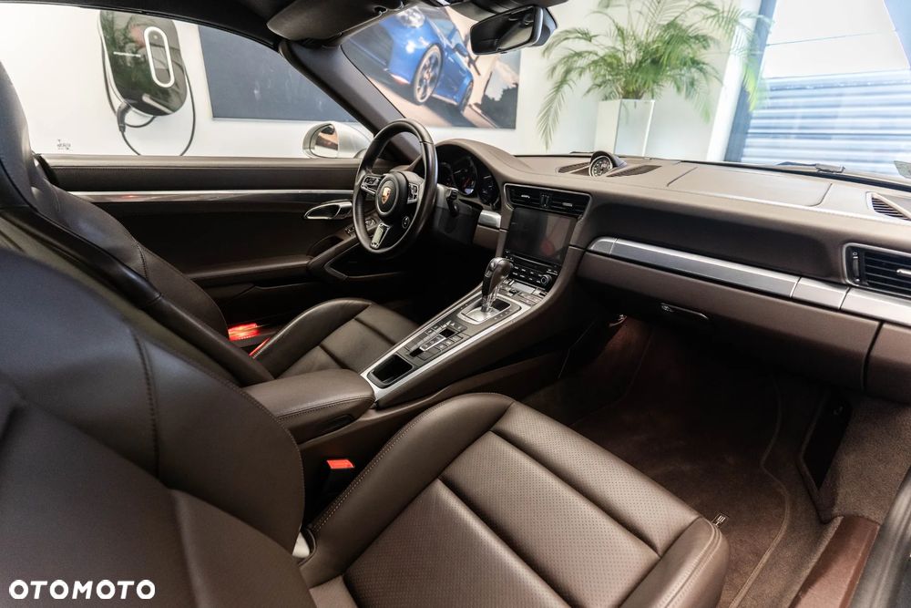 Porsche 911 Carrera PDK - 16