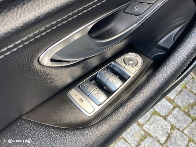Mercedes-Benz E 300 de 4Matic 9G-TRONIC AMG Line - 37