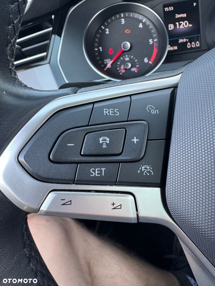 Volkswagen Passat - 19